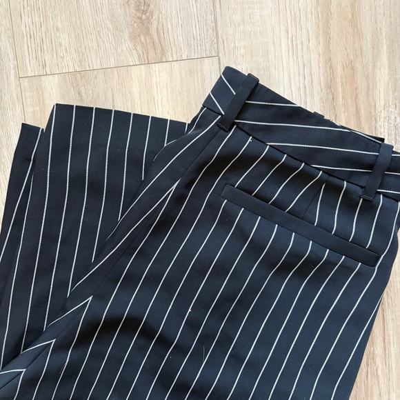 Babaton Modesto Pant size 8 pinstripes Black - Picture 3 of 3